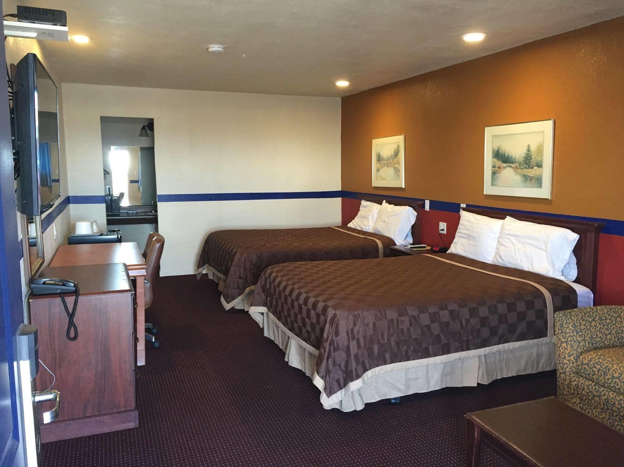 Country Manor Motel Watkins Esterno foto